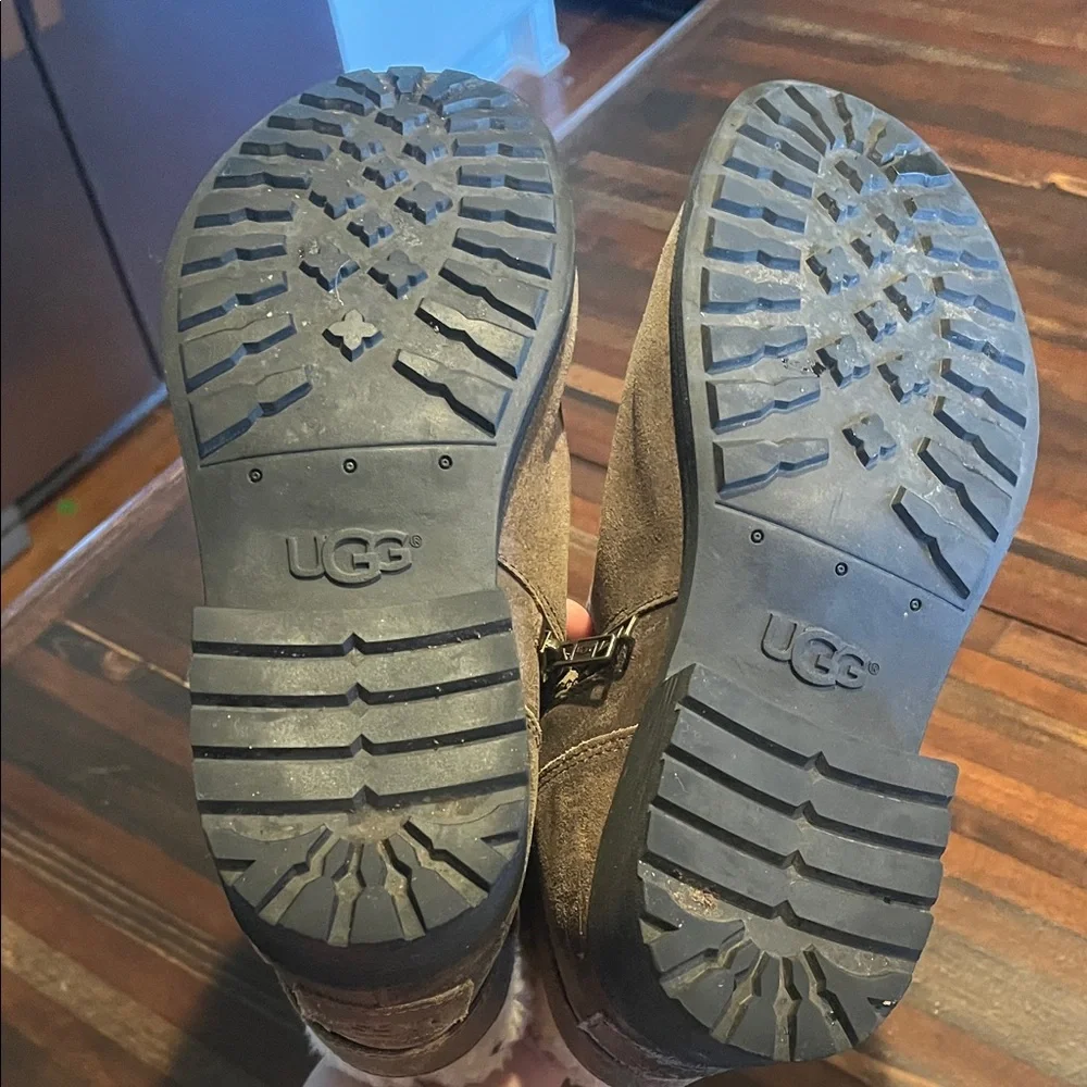 UGG Benson Ankle Boots size 10